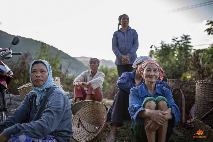 Femmes se reposant après le travail des champs, Mai Chau, Vietnam