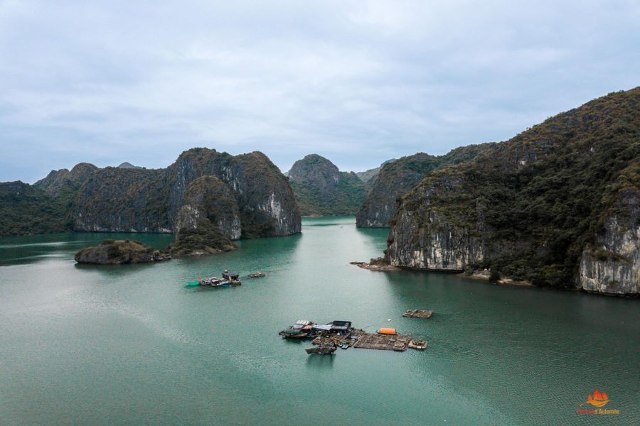 Villages de pêcheurs vu du ciel, Baie de Lan Ha, Vietnam