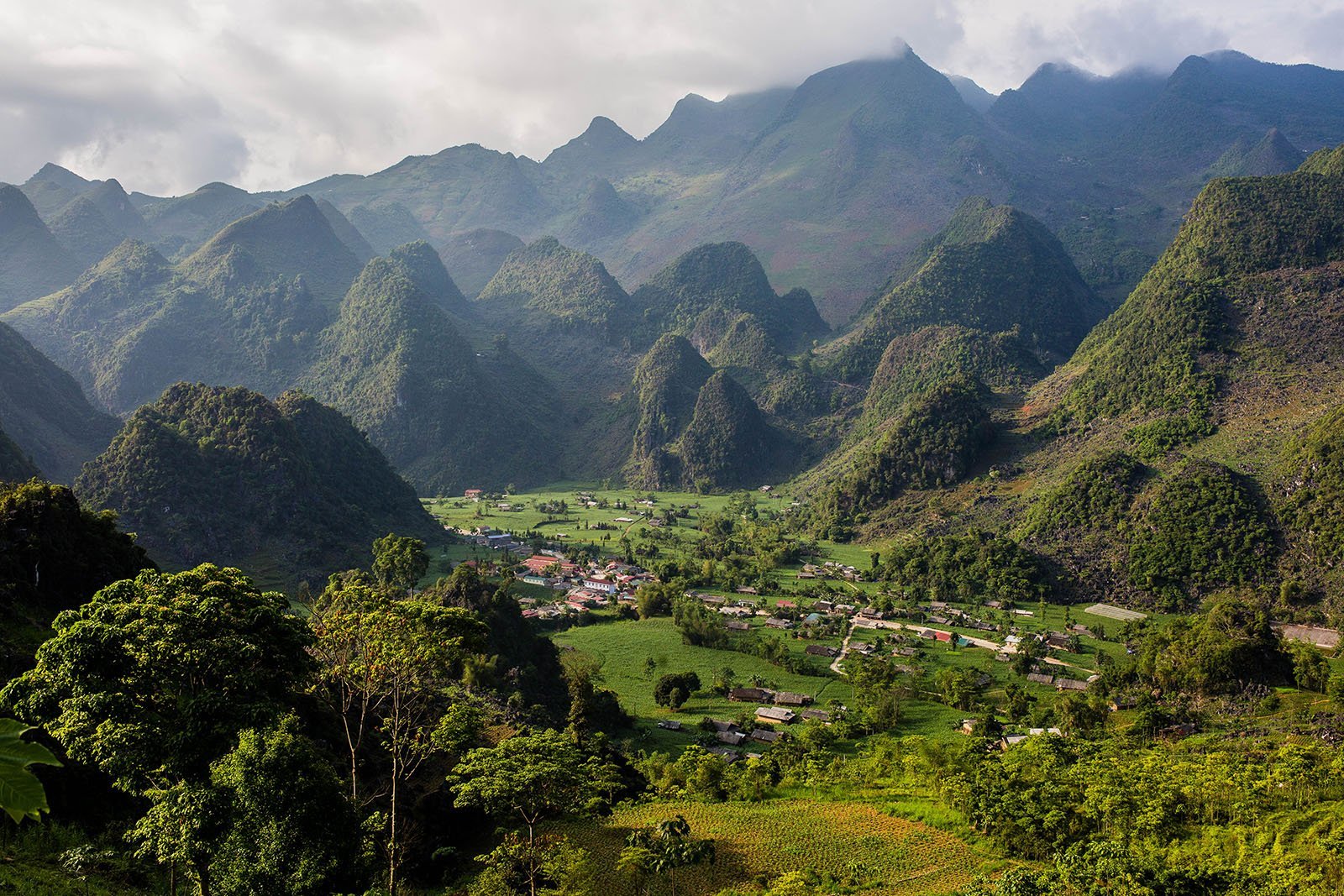 Paysages montagneux de la province de Ha Giang