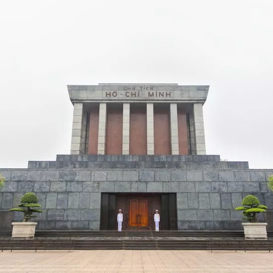 Mausolée d'Ho Chi Minh sur la place Ba Dinh, Hanoi, Vietnam