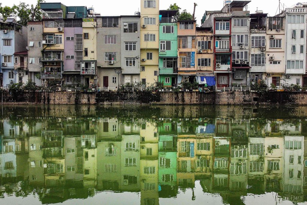 Aperçu des maisons tubes de Hanoi, Vietnam