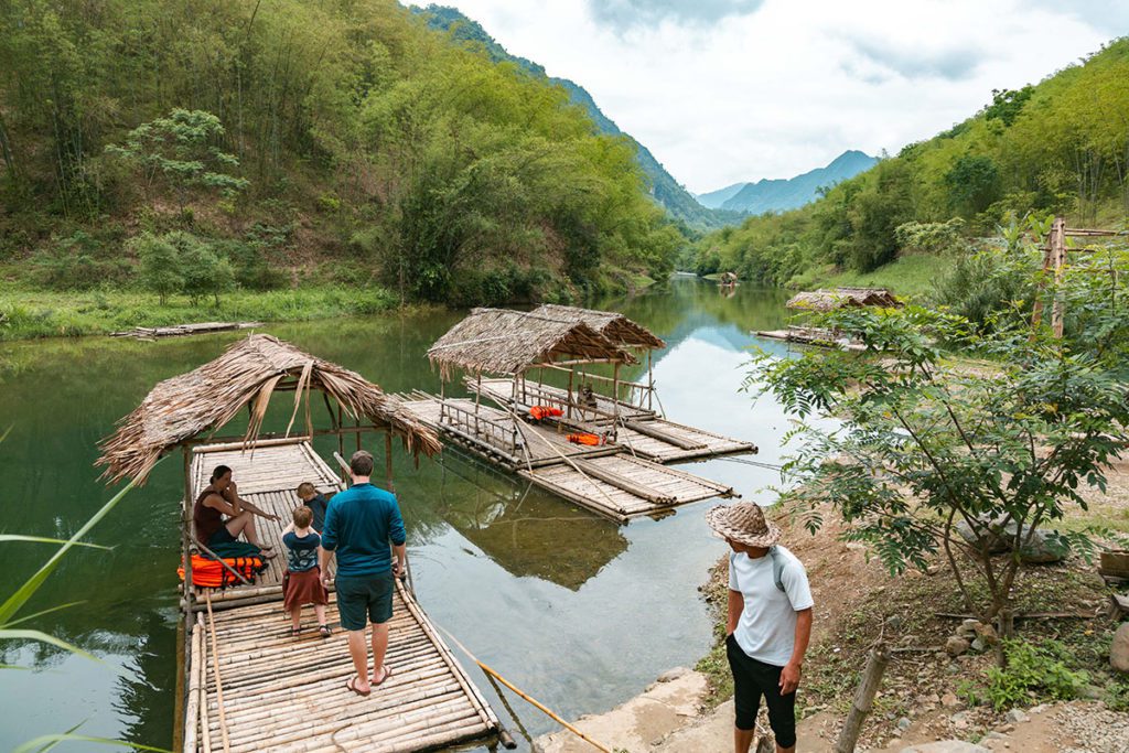 Balade en sampan à Pu Luong, Vietnam