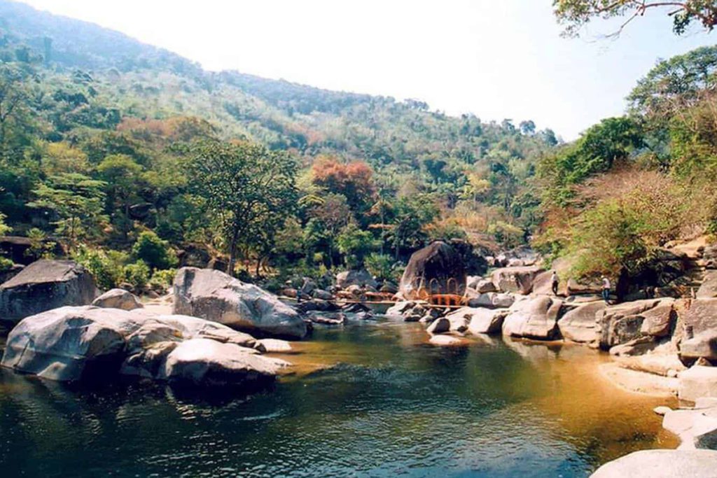 Rivière dans le Parc National de Yok Don