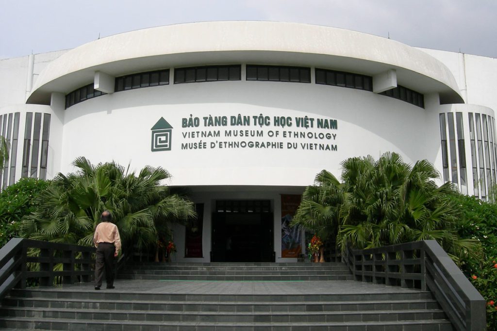 Entrée musée ethnographie Hanoi