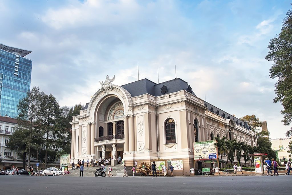 Vue extérieure de l'Opéra de Saïgon à Ho Chi Minh Ville