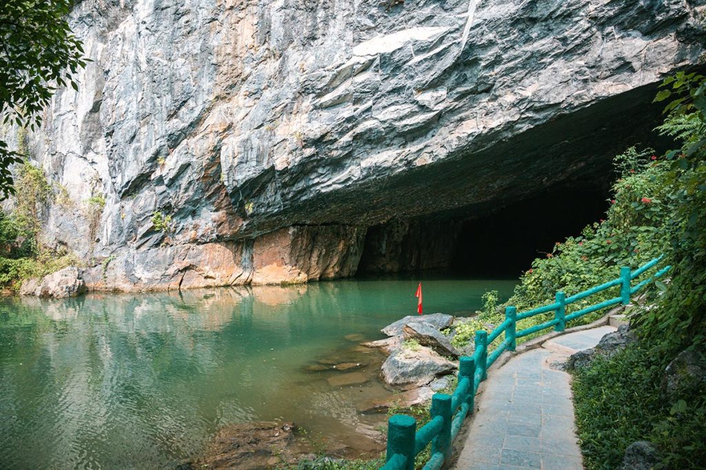 Entrée de la grotte Phong Nha