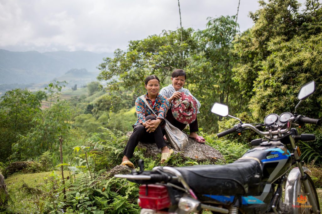 Meeting local people in Hoang Su Phi