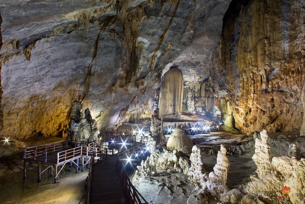 Intérieur de la grotte Thien Duong à Phong Nha