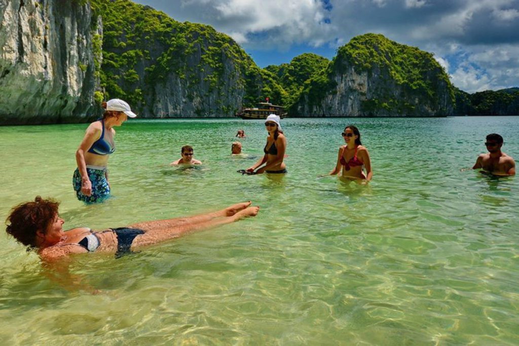 Se détendre à la plage de Ban Chan