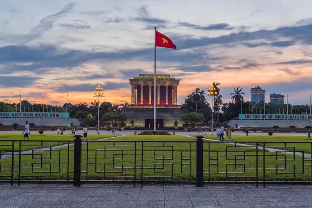 La place Ba Dinh et le mausolée d'Ho Chi Minh