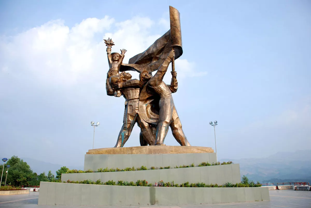 Monument commémoratif à Dien Bien Phu