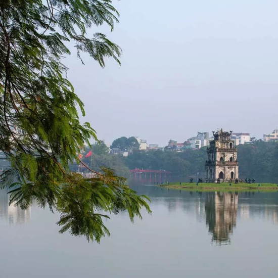 Le lac Hoan Kiem à Hanoi, Vietnam