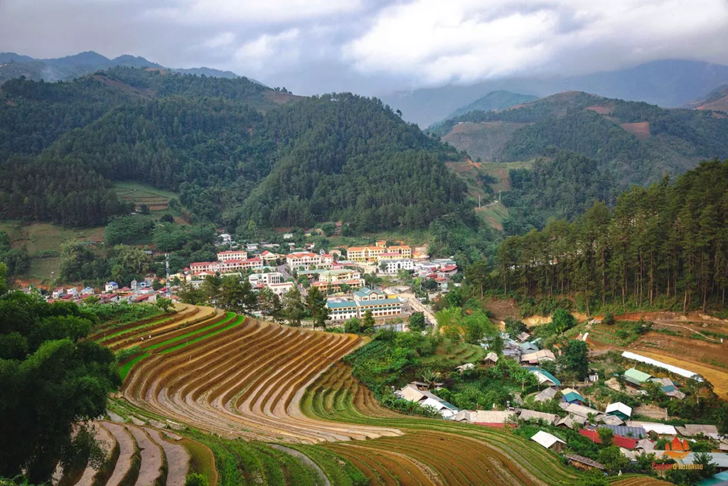 Petite ville dans le district de Mu Cang Chai