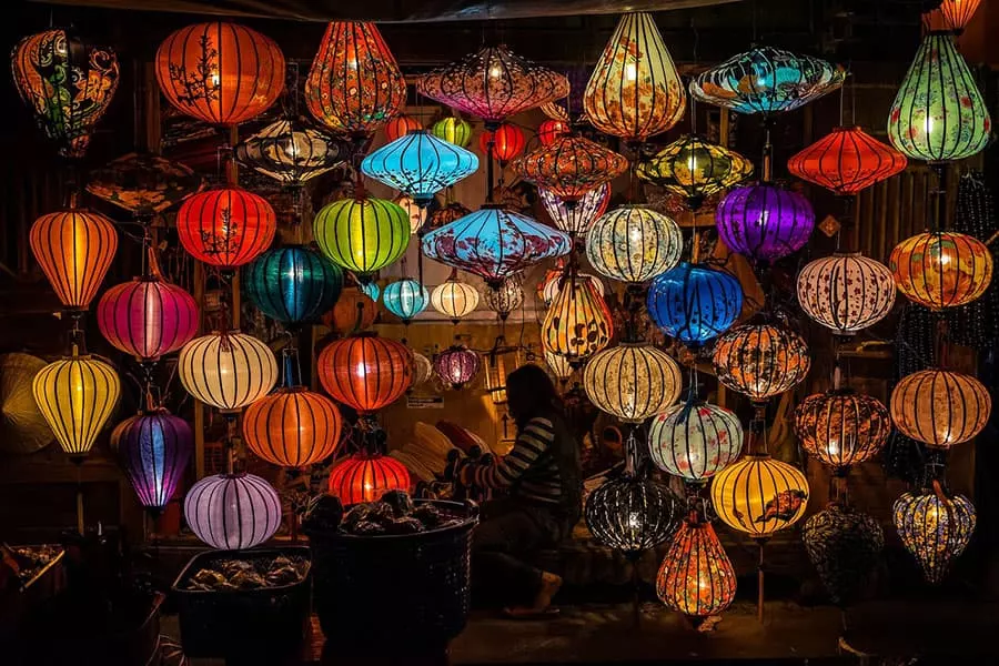 Les lanternes à la nuit tombée à Hoi An