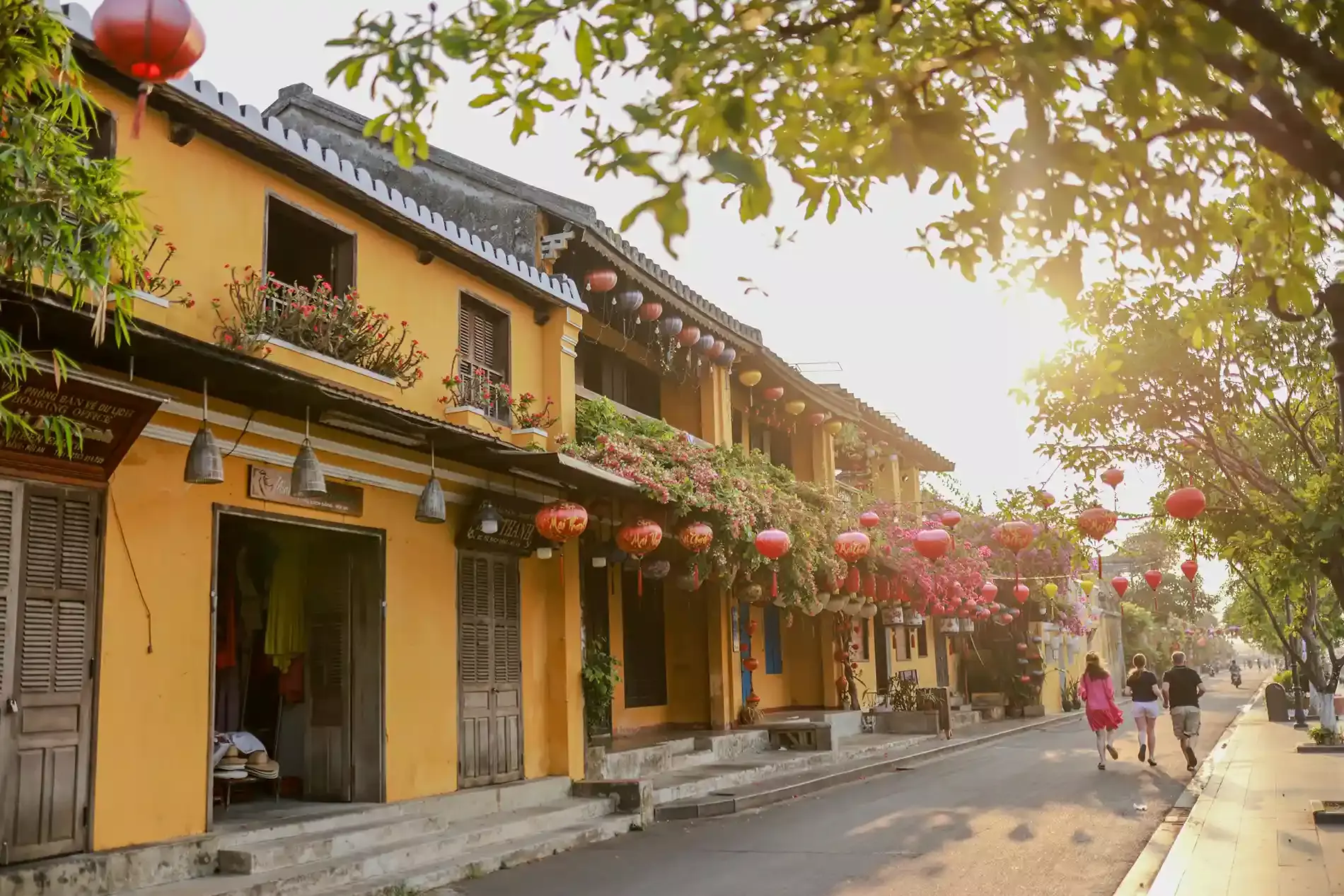 Rue de Hoi An au petit matin, Vietnam